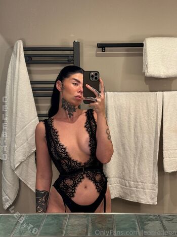 Full leaked Leonie jeen private photo