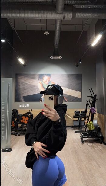 Full leaked Leonie rld private onlyfans photo