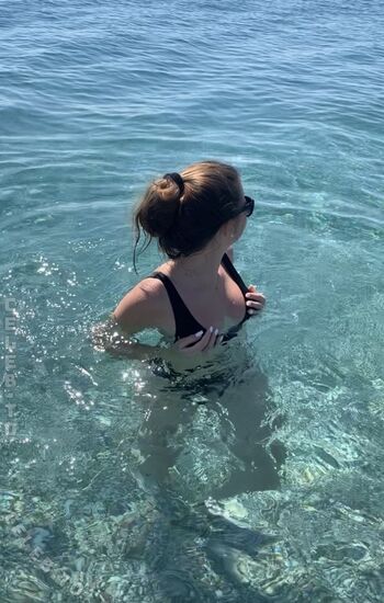 Full leaked Leonih page private onlyfans photo