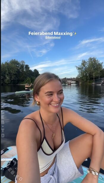 Full leaked Leonyymartinek private photo