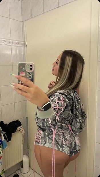 Full leaked Leooobaby private photo