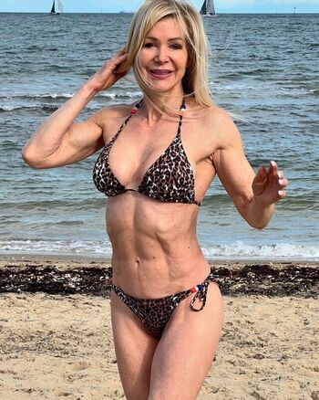Full leaked Lesley maxwell private photo