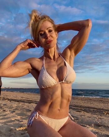 Full leaked Lesley maxwell private photo