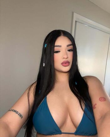 Full leaked Leslyahdz page private onlyfans photo