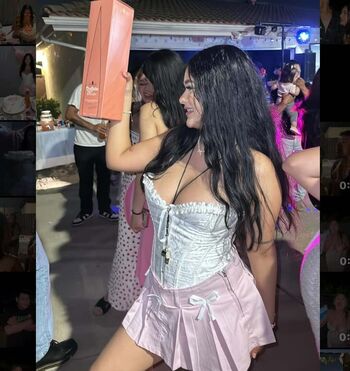 Full leaked Leslyahdz private onlyfans photo