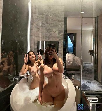 Full leaked Letmiklive private photo