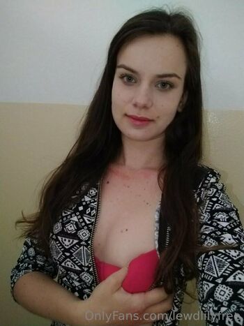 Full leaked Lewdlilyfree page private photo