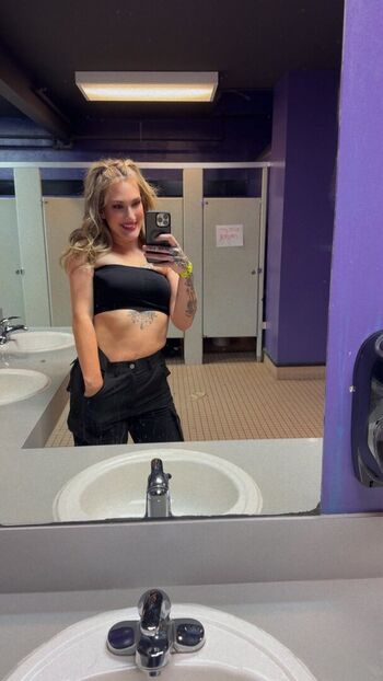 Full leaked Lexi a  page private photo