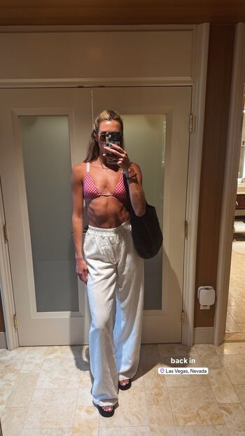 Full leaked Lexie hull private photo