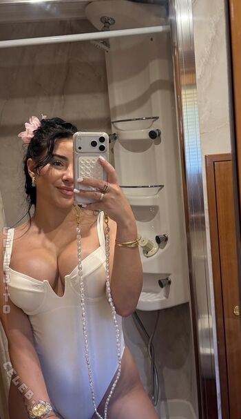 Full leaked Leyla lahouar private photo