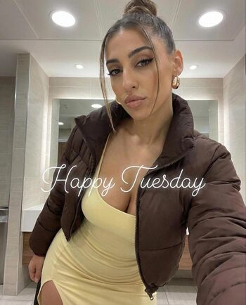 Full leaked Leylamira private onlyfans photo