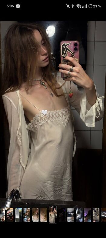 Full leaked Lflorafaunal private onlyfans photo