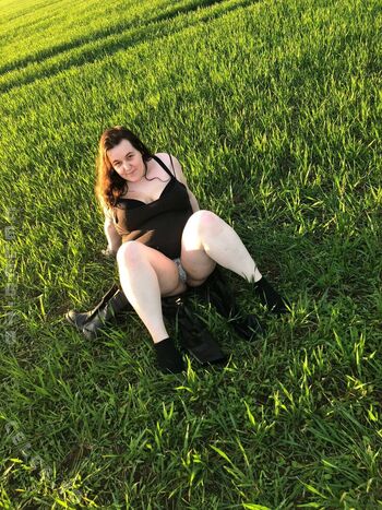 Full leaked Lia bloom private onlyfans photo