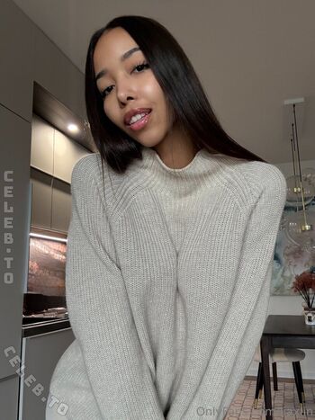 Full leaked Lia lin page private photo