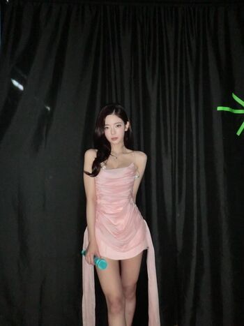 Full leaked Lia loves page private onlyfans photo