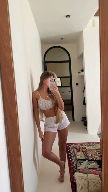 Full leaked Lies zhara  page private onlyfans photo