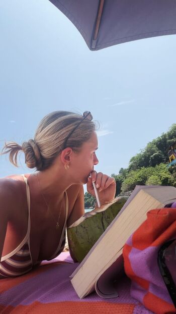 Full leaked Lies zhara  page private onlyfans photo