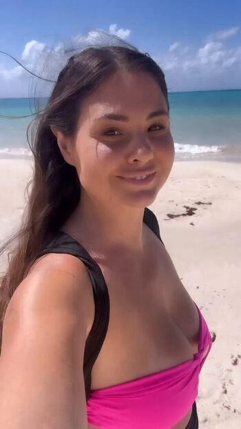 Full leaked Lifeandtravelsofjess private photo