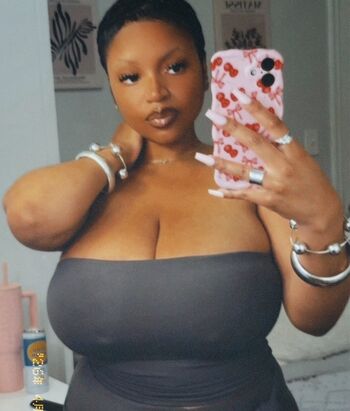 Full leaked Lifeeofjanaeee private photo