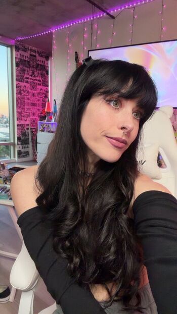 Full leaked Lifeismizzy private onlyfans photo