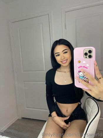 Full leaked Liilysworld private photo