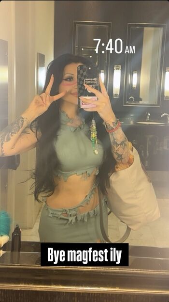 Full leaked Lilbatty page private onlyfans photo