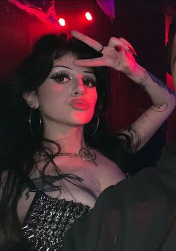 Full leaked Lilbatty page private onlyfans photo