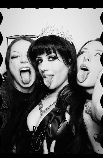 Full leaked Lilbatty page private onlyfans photo