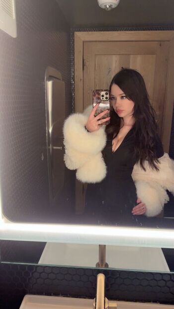 Full leaked Lilchiipmunk page private onlyfans photo