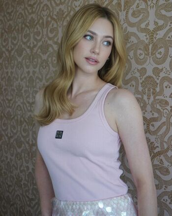 Lili Reinhart
