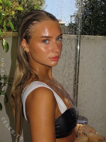 Full leaked Lilia batten private photo