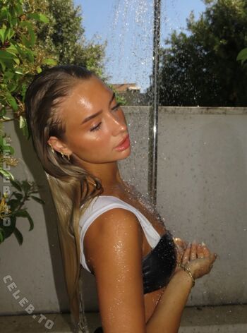 Full leaked Lilia batten private photo