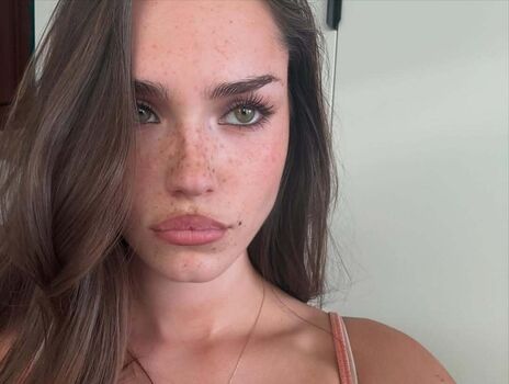 Full leaked Liliameachn private photo