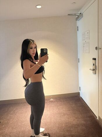 Full leaked Lilianahe private onlyfans photo