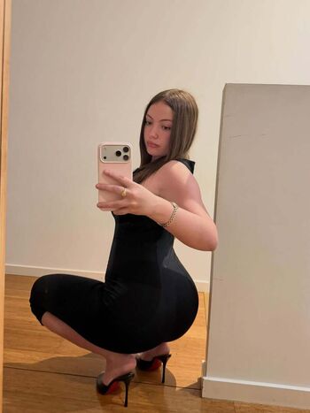 Full leaked Lillilve private photo