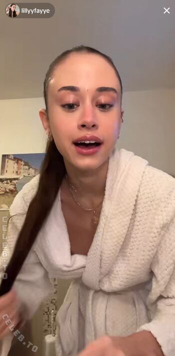 Full leaked Lillyfayye page private onlyfans photo