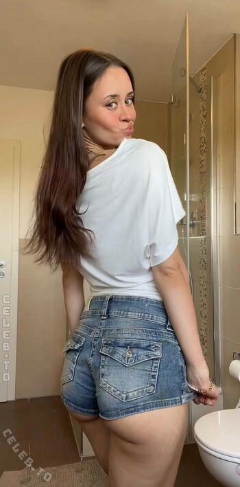 Full leaked Lillyfayye private photo