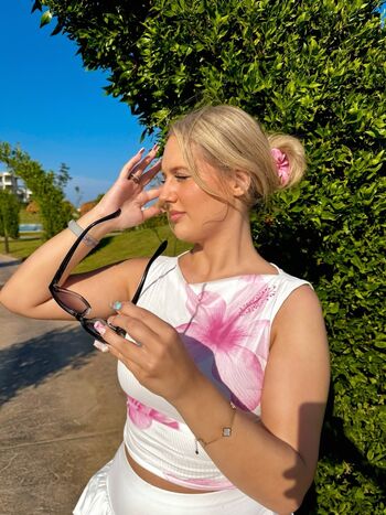 Full leaked Lillyskyx private onlyfans photo