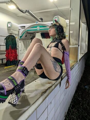 lilpeachyfox