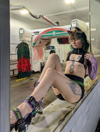 Full leaked Lilpeachyfox private photo