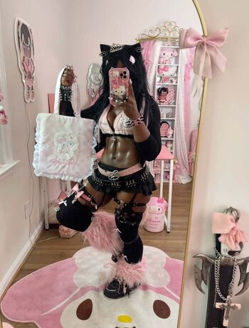 Full leaked Lilrawrs private photo