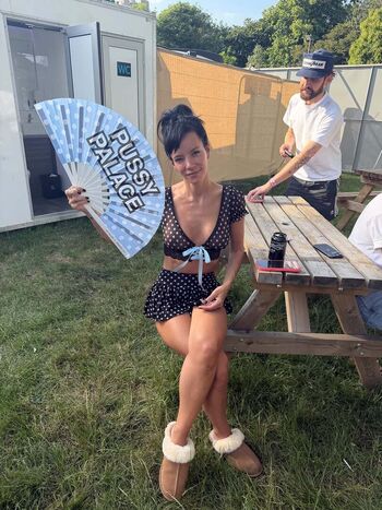 Full leaked Lily allen private photo