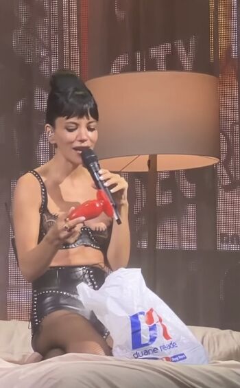 Full leaked Lily allen private photo