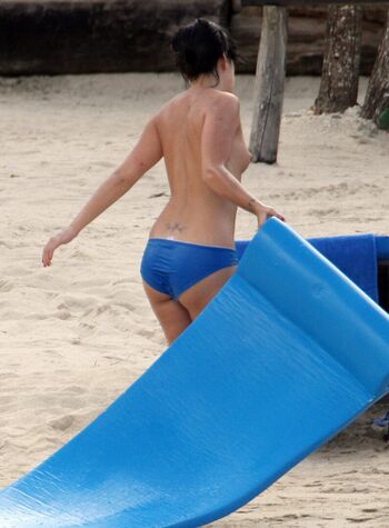 Full leaked Lily allen page private photo
