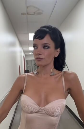 Full leaked Lily allen private photo