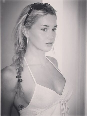 Full leaked Lily bowman page private photo