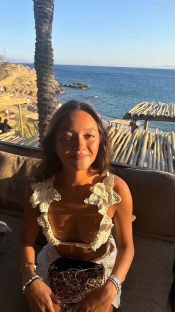 Full leaked Lily chee page private photo