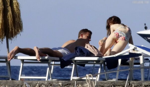 Full leaked Lily collins private photo