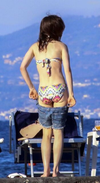 Full leaked Lily collins private photo