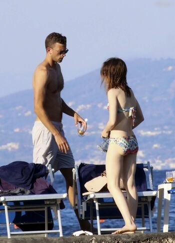 Full leaked Lily collins private photo